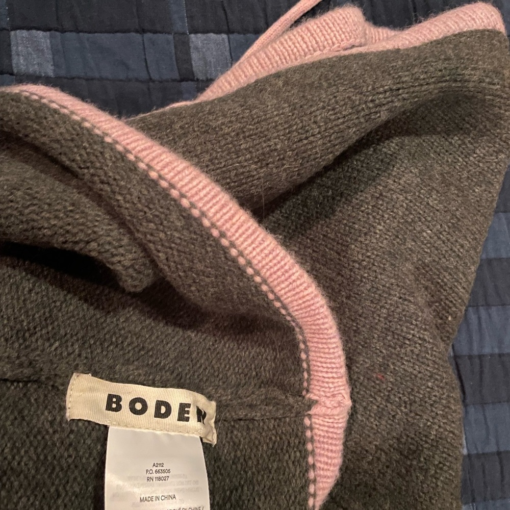 Boden Green Knit Hood with Pink Edging - Picture 2 of 3